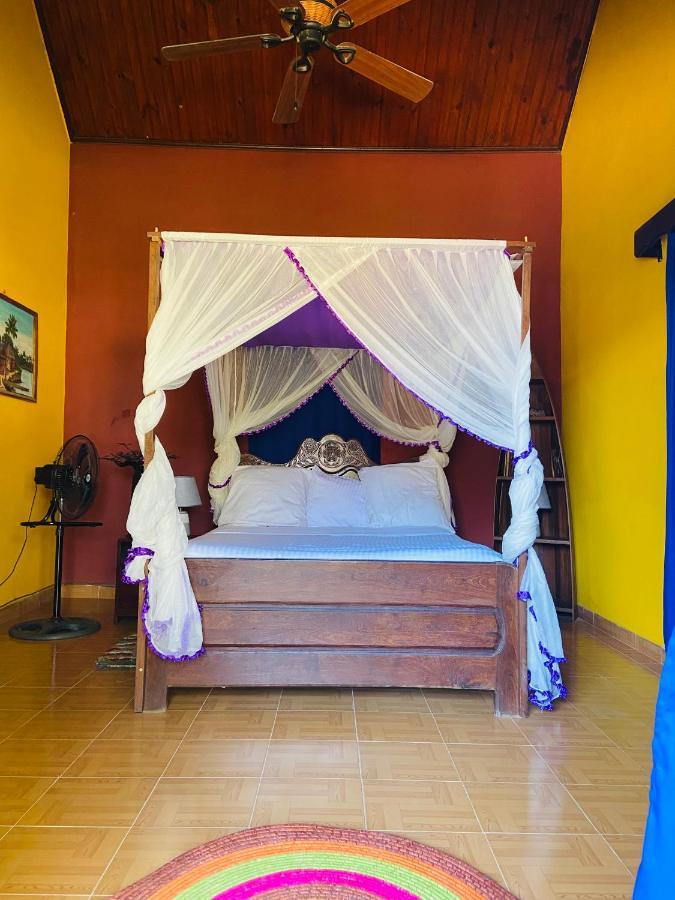 Bohobe Naboty Bed and Breakfast Toliara Buitenkant foto