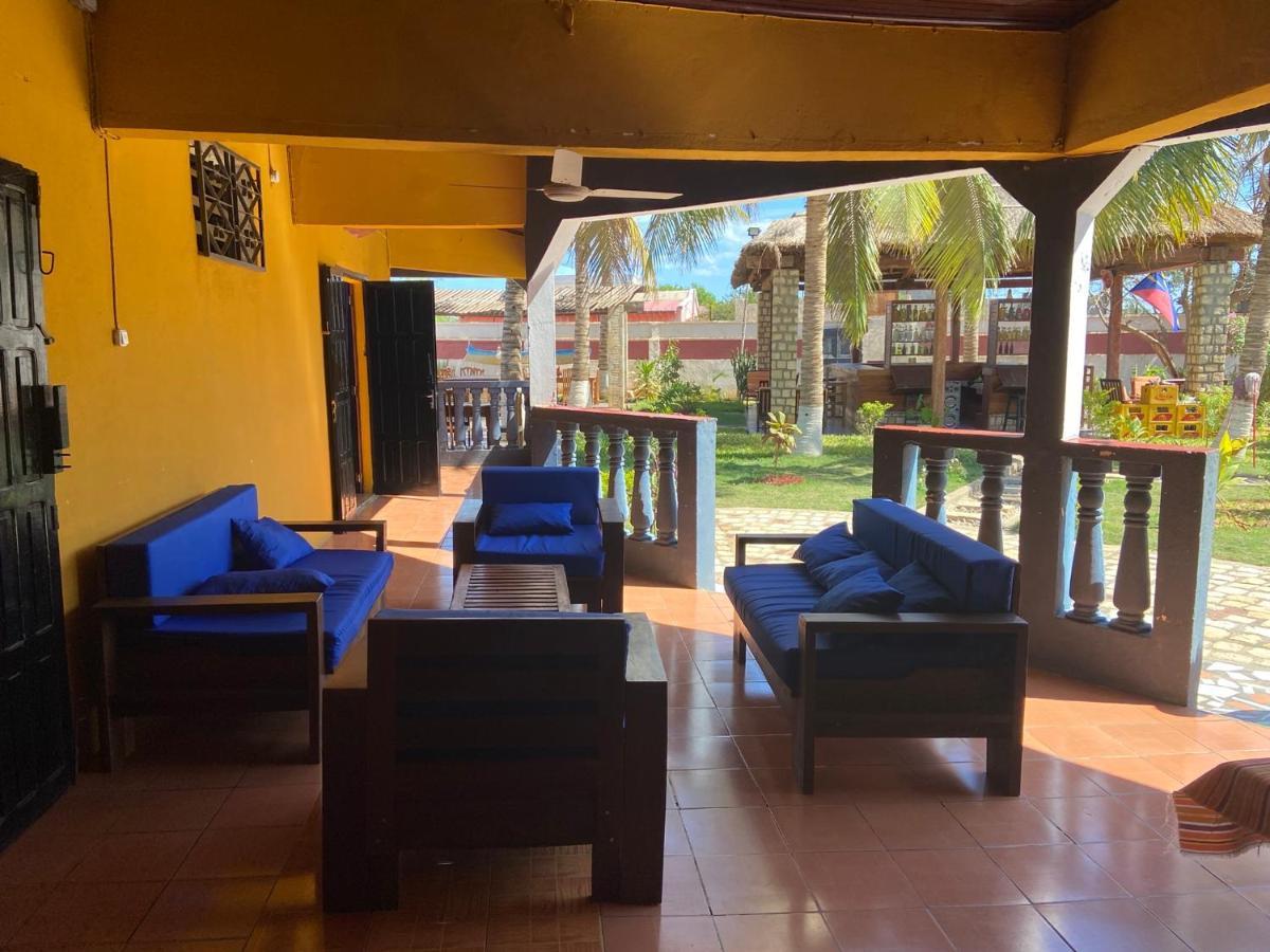 Bohobe Naboty Bed and Breakfast Toliara Buitenkant foto